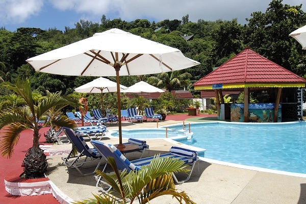 Berjaya-Praslin-Resort-Pool Bar - Sun Deck