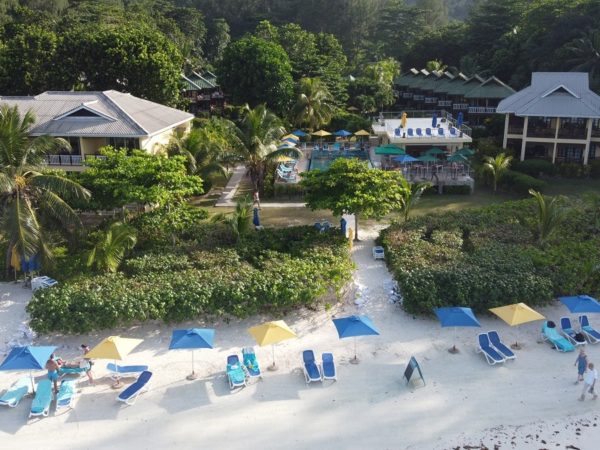 Acajou Hotel Pool n Beach Front